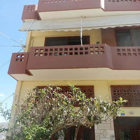شقة Eleni